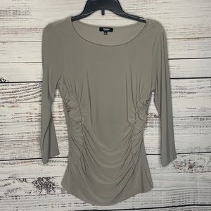 Premise Style ruffled up of side blouse